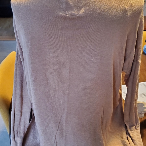 Light brown sweater - Picture 3 of 3